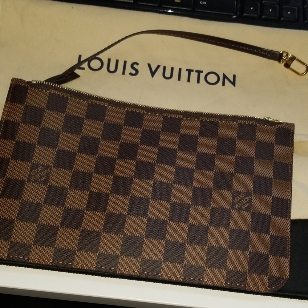 Louis Vuitton Pouchette